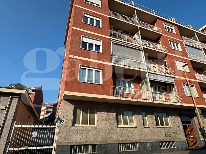 Appartamento con 5 locali in vendita in Via Bardonecchia, Torino