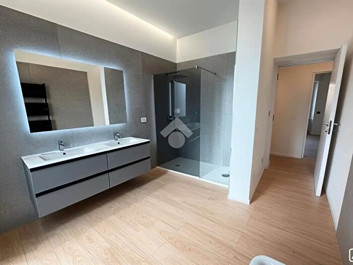 Appartamento trilocale in vendita in Via Umberto I, Seregno