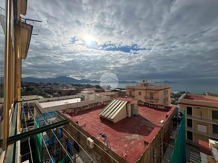 Appartamento trilocale in vendita in Via Trieste, Torre Del Greco