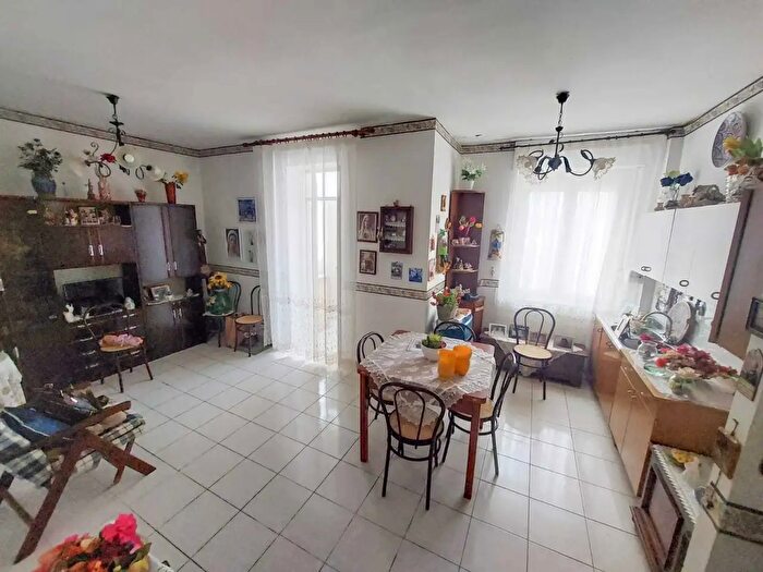 Appartamento trilocale in vendita in Via Tazzoli, Modica