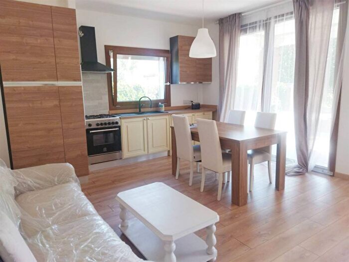 Appartamento trilocale in affitto in Scannabue Cascine Capri, Palazzo Pignano