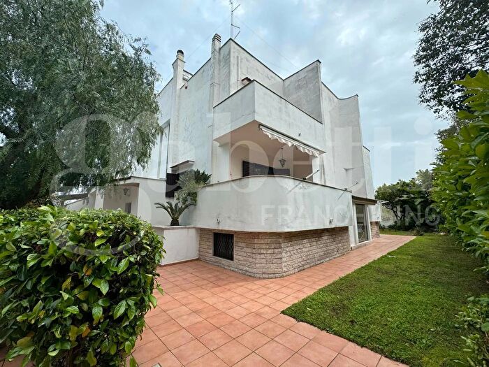 Casa con 7 locali in vendita in Vico III Lepore, Bari