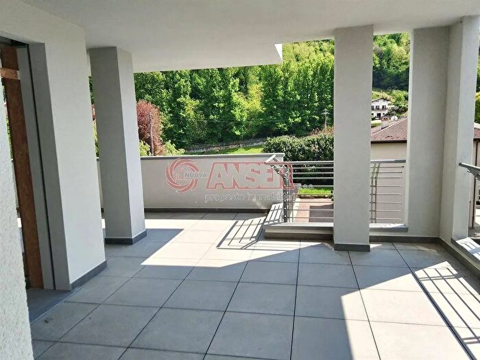 Appartamento quadrilocale in vendita in Oggiono