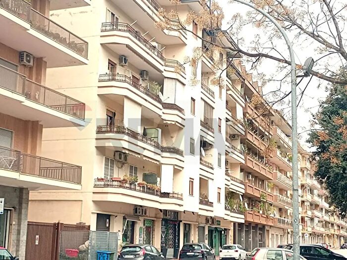 Appartamento con 5 locali in vendita in Via Gemito, Caserta