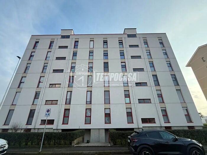 Appartamento quadrilocale in vendita in Via Giuseppe Cecchin, Asti