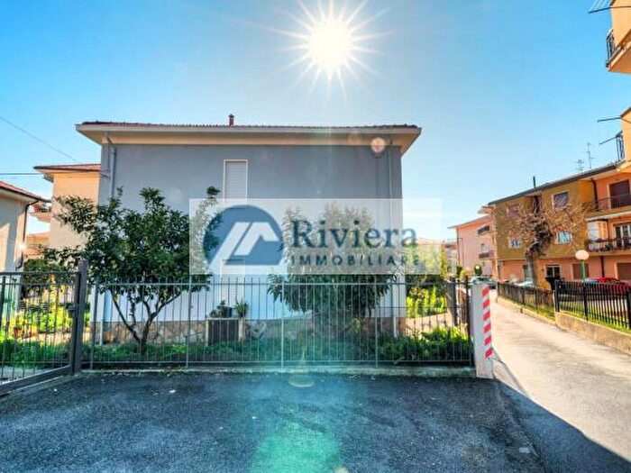 Casa con 6 locali in vendita in Via Colombera, Diano Marina