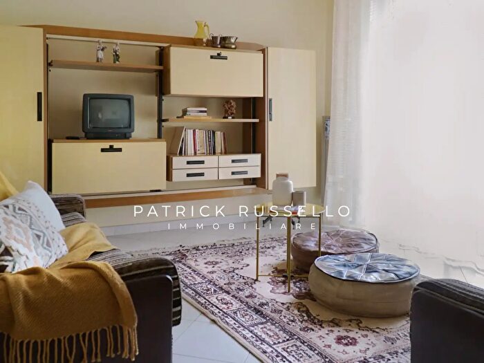 Appartamento con 8 locali in vendita in Via Galileo Galilei, Gela