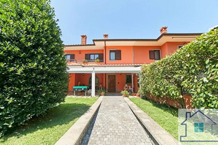 Casa con 6 locali in vendita in Via Formello, Monte Porzio Catone