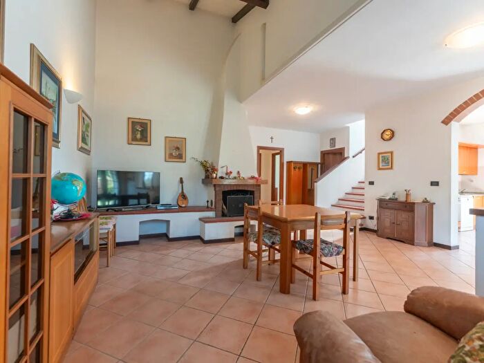 Casa con 6 locali in vendita in Via Giorgio Zanicheli, San Pietro In Casale