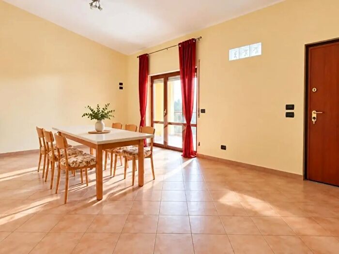 Appartamento quadrilocale in vendita in Via Fortunato La Camera, Cosenza