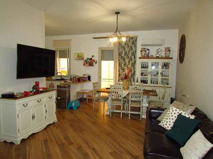 Appartamento con 5 locali in vendita in Via Catania Sciacca, Sciacca