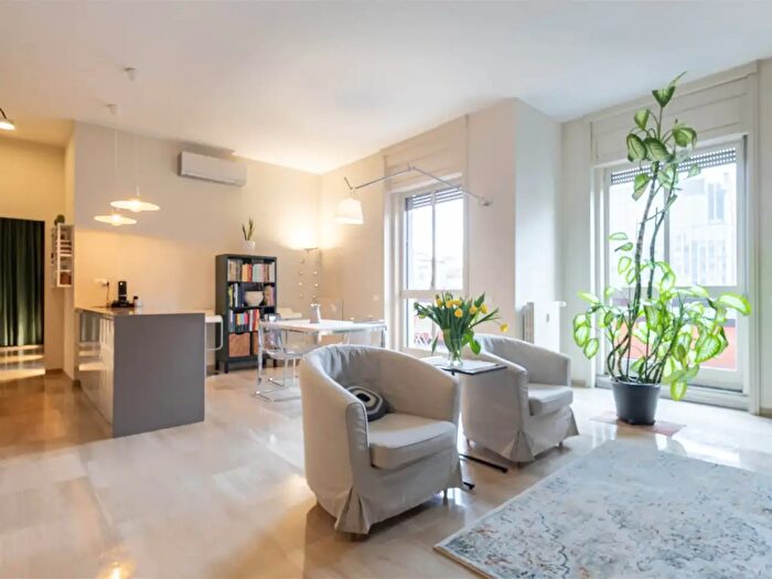 Appartamento con 5 locali in vendita in Via della Moscova, Milano