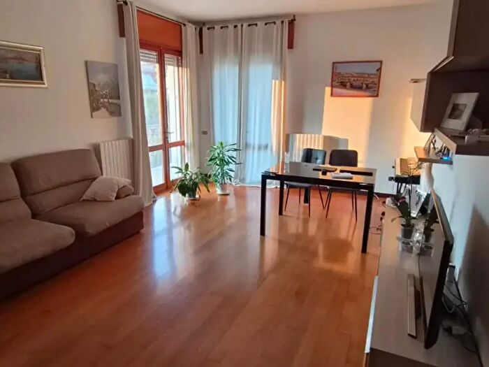 Appartamento con 5 locali in affitto in Padova
