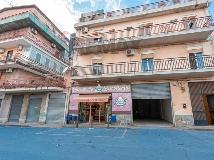 Appartamento con 6 locali in vendita in Via Torino, Misterbianco