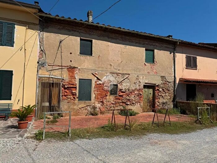 Casa trilocale in vendita in Via del Lavoro, Chiesina Uzzanese