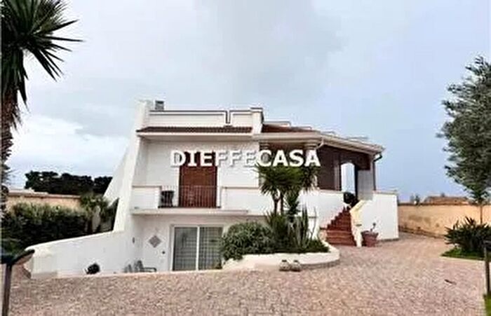 Casa con 10 locali in affitto in Via Gazzarella Petrosino Tp, Petrosino