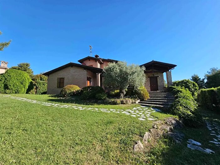 Casa con 5 locali in vendita in San Severino Marche