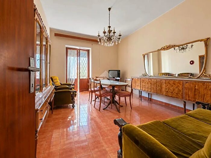 Appartamento quadrilocale in vendita in Via Amilcare Paolucci, Roma