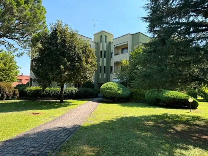 Appartamento quadrilocale in vendita in Via Gravellona, Vigevano