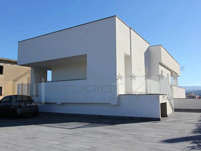 Appartamento con 5 locali in vendita in Via Francesco Cilea Snc, Cosenza