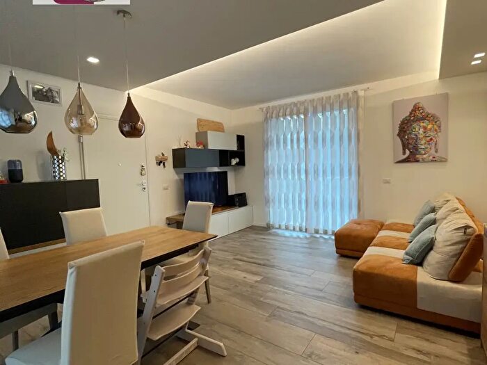 Appartamento quadrilocale in vendita in Via Nizza, Piazzola Sul Brenta