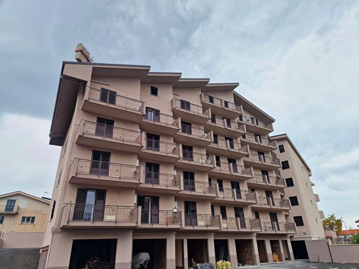 Appartamento trilocale in vendita in Via Aquino, Palermo