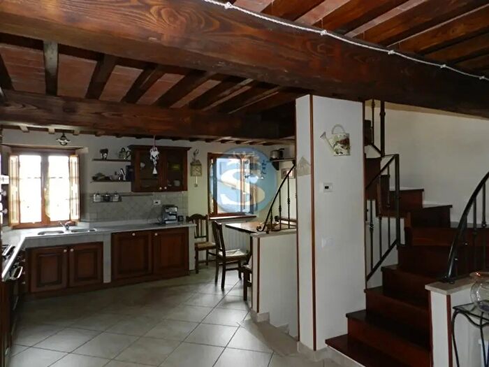 Appartamento con 7 locali in vendita in Pietrasanta