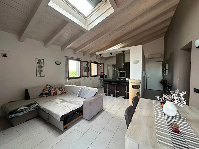 Appartamento trilocale in vendita in Mirandola