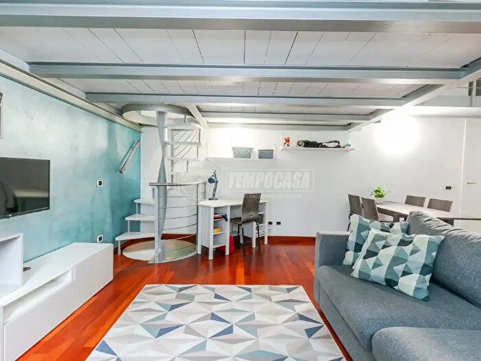 Appartamento trilocale in affitto in Via Antonio Carnevali, Milano