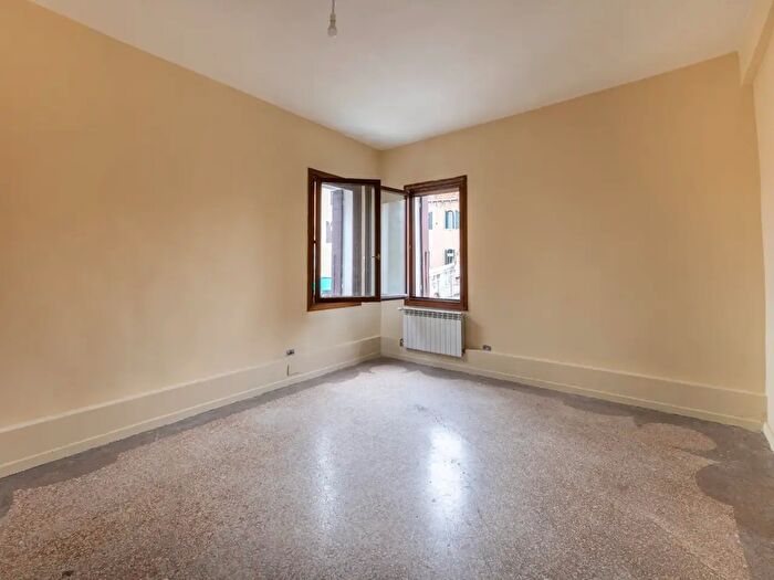 Appartamento con 5 locali in vendita in Venezia