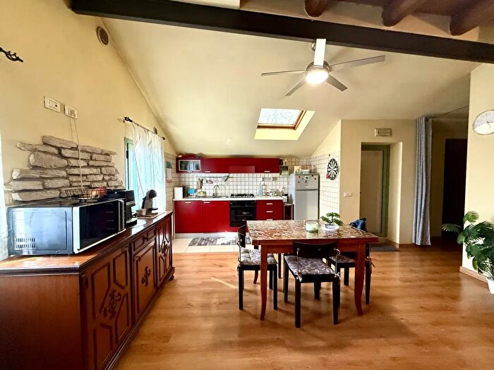Appartamento trilocale in affitto in Via Roma, Borgo Veneto