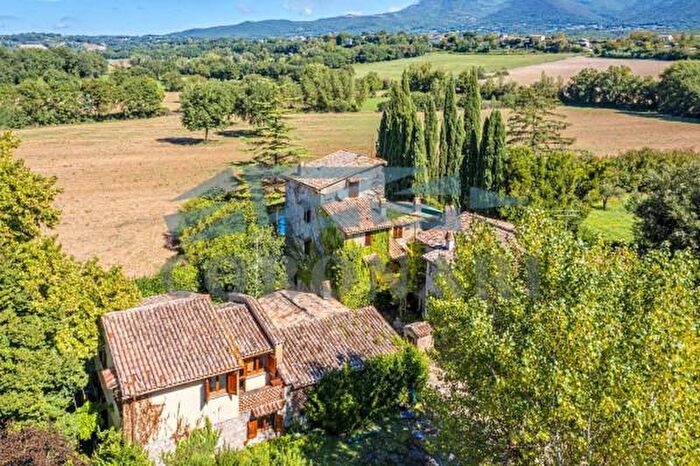 Casa con 6 locali in vendita in Vocabolo Raggio, Massa Martana