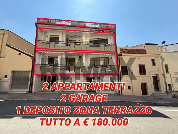 Appartamento con 9 locali in vendita in Via Meridionale, Grassano