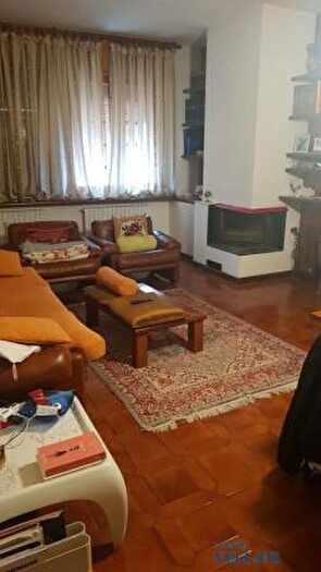 Casa con 6 locali in vendita in Carpi