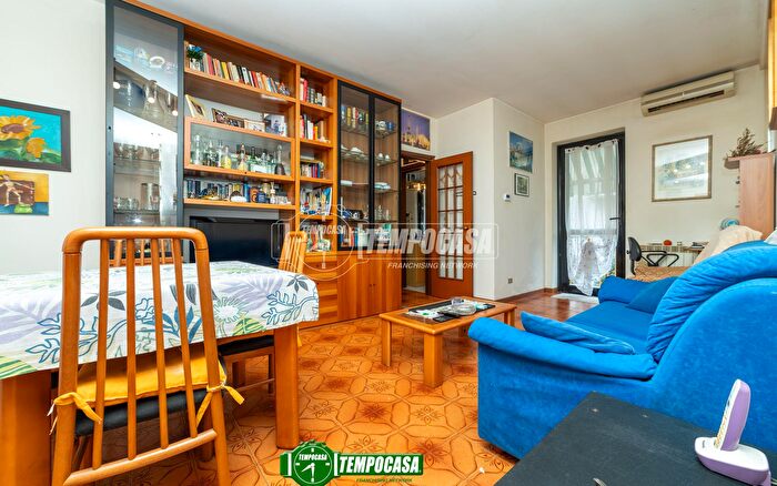 Appartamento bilocale in vendita in Via Don Giovanni Minzoni, Cavenago Di Brianza