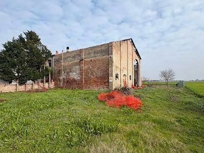 Casa con 10 locali in vendita in Ferrara