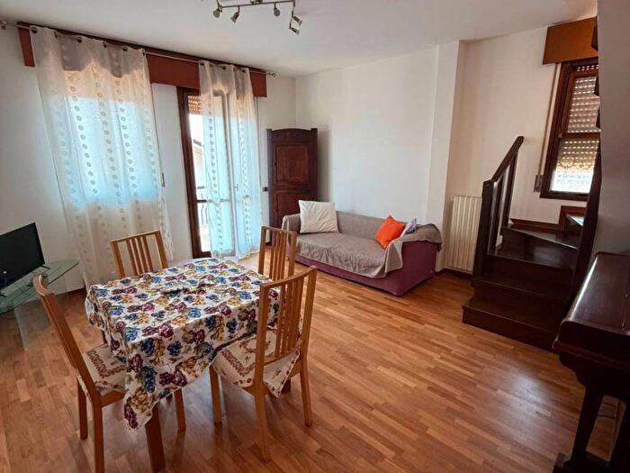 Appartamento trilocale in affitto in Via Paolo Pavirani, Vicoli Redentore, Ravenna
