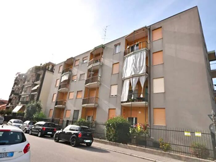 Appartamento trilocale in affitto in Via Luigi Lagrange, Novara