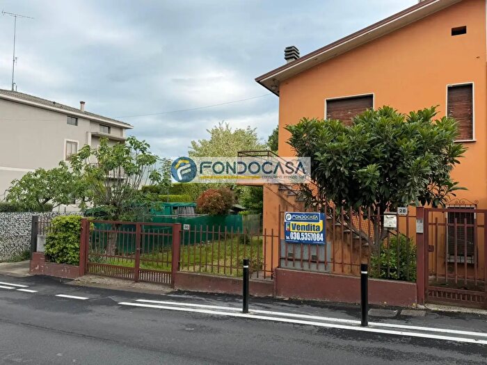 Appartamento trilocale in vendita in Via Custoza, Desenzano Del Garda