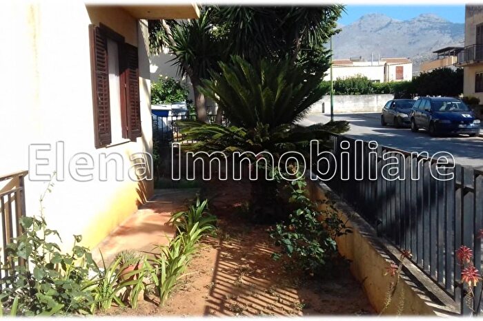 Appartamento con 6 locali in vendita in San Vito Lo Capo