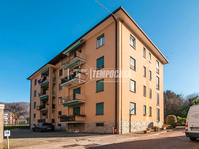Appartamento trilocale in vendita in Via Sant'Arialdo da Cucciago, Como