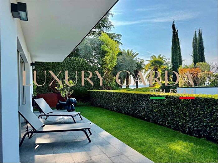 Appartamento quadrilocale in affitto in Padenghe sul Garda
