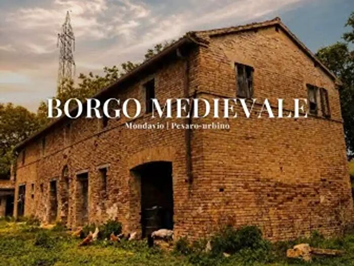 Casa quadrilocale in vendita in Contrada Fontevecchia, Mondavio