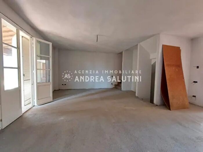 Casa con 6 locali in vendita in Montopoli In Val DArno