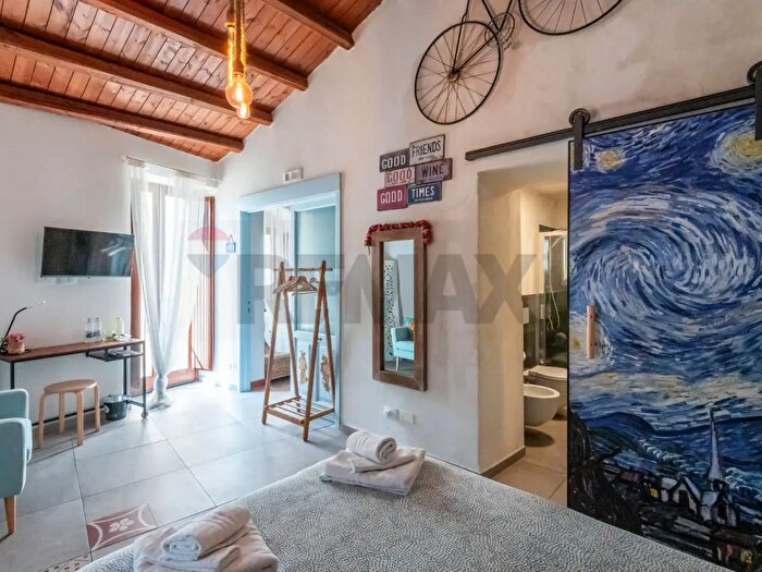 Casa con 10 locali in vendita in Via Salita Ventimiglia, Ragusa