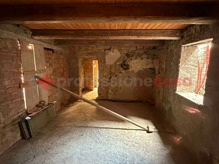 Casa con 10 locali in vendita in Via di Ponzano, Pistoia