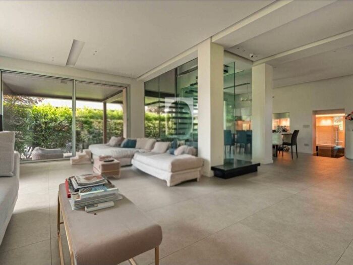 Casa con 6 locali in affitto in Via della Camilluccia, Camilluccia Farnesina, Roma