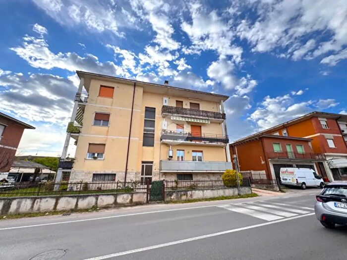 Appartamento trilocale in vendita in Via Cavour, Castel DAzzano