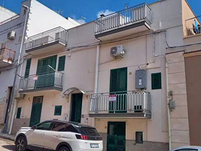Appartamento trilocale in affitto in Via Pisanelli, Palagianello