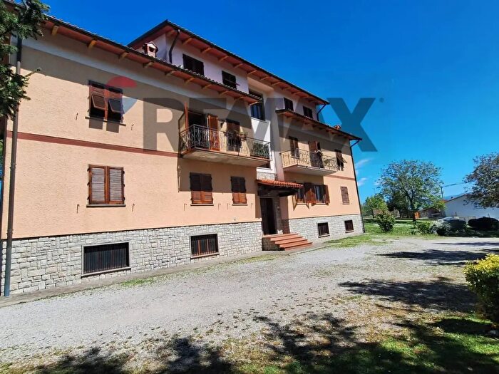 Appartamento con 6 locali in vendita in Via del Paretaio C, Castel San Niccolo
